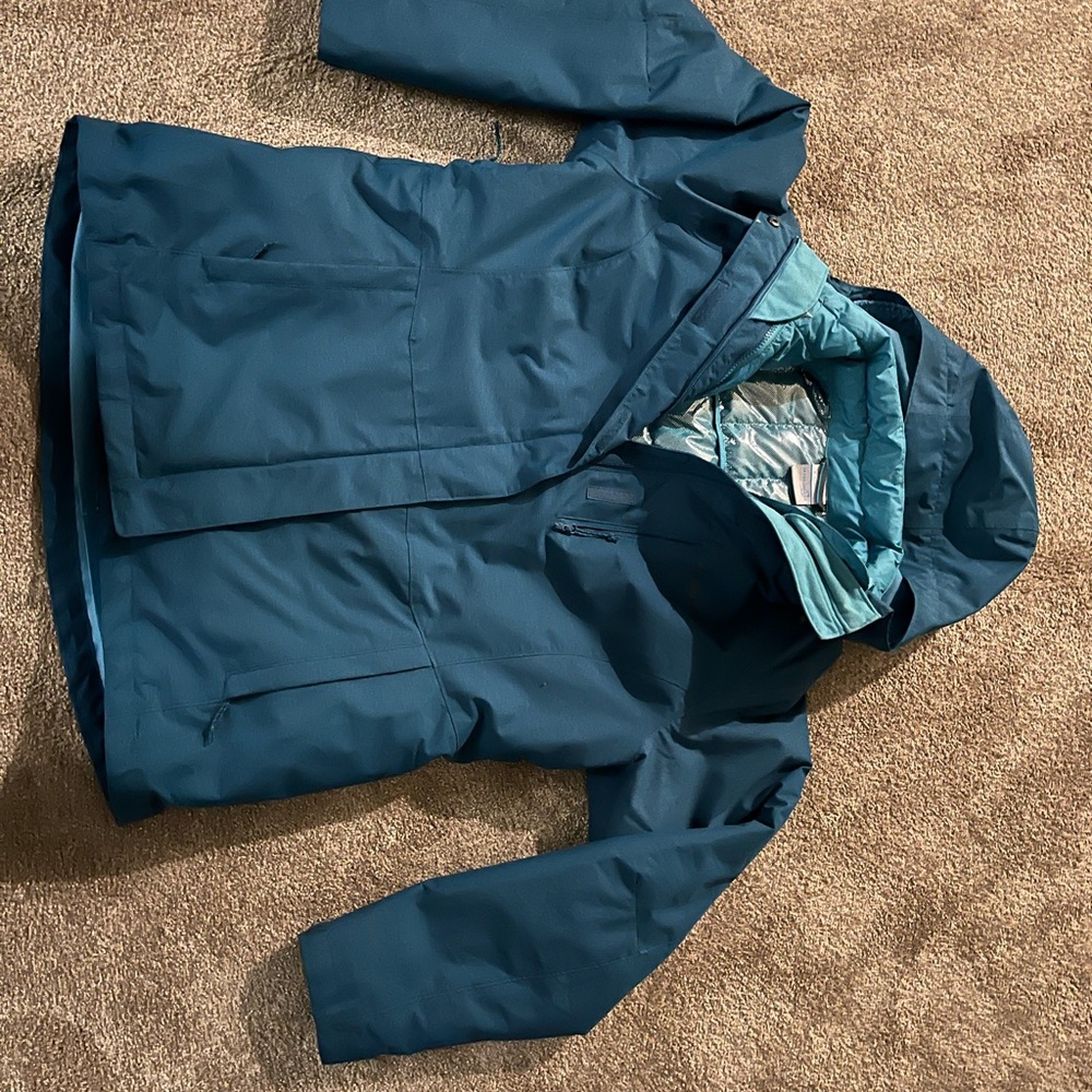 Columbia 3 in one jacket system. Incredibly warm.